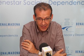 “Con este nuevo taller queremos satisfacer las demandas de muchos vecinos de la zona, sobre todo personas mayores, que estaban interesadas en aprender y mejorar sus conocimientos de escritura y lectura”, ha explicado el concejal de Bienestar Social, Francisco Salido