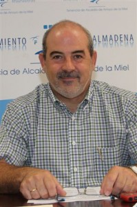 “Desde el inicio de la legislatura hemos apostado por resolver los contratos de cesión de la explotación publicitaria de estos soportes, siendo éstos de señalización viaria prácticamente los últimos que nos quedaban por recuperar”, ha recordado el consejero-delegado de la empresa municipal Innoben, Francisco Artacho.