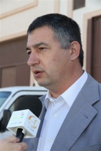 Servicios Operativos desarrollan obras de reparación de alcorques y acerado en el pasaje Málaga.