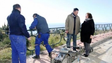 “Esta actuación, muy demandada por los vecinos, ha podido ejecutarse rápidamente y a un coste mínimo gracias a la reorganización de los Servicios Operativos y a la puesta en marcha del taller de cerrajería”, ha destacado el concejal Juan José Jiménez.