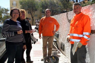 “Todas las empresas que contratemos desde la Tenencia serán de Benalmádena, por lo que contribuiremos a adecentar nuestras calles y plazas al tiempo que generamos riqueza y empleo en Benalmádena”, ha asegurado la teniente de alcalde Elena Galán.
