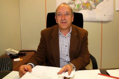 “Al cruzar los datos del padrón con los de Emabesa se han producido algunos errores que han provocado que a ciudadanos empadronados, especialmente a los que tenían los contratos más antiguos, no se les aplique las bonificaciones”, ha explicado Manuel Arroyo.