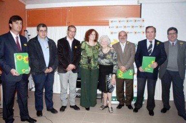 Al acto han asistido numerosos empresarios, directores de bancos y representantes políticos de toda la provincia de Málaga, mancomunidades y Diputación. También han asistido representantes del Ayuntamiento de Benalmádena.