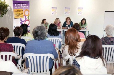  El encuentro, dirigido a mujeres de toda la provincia, se celebró en el Edificio Innova, con la participación de las asociaciones Puntos Subversivos, Ágora y Violencia Cero. 