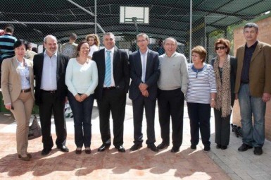 “Eventos como estas jornadas resultan fundamentales para la formación de nuestros jóvenes, especialmente en un municipio en el que los extranjeros representan el 30 % de la población”, ha valorado el alcalde Javier Carnero.