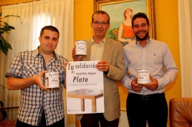 Se distribuirá un cartel elaborado por estos estudiantes y también 100 huchas solidarias para captar fondos.
