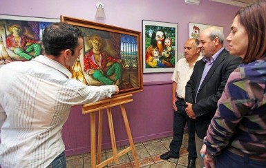 Este delfinario y pingüinario añade un atractivo más a su amplia oferta con esta original muestra compuesta por 50 obras.