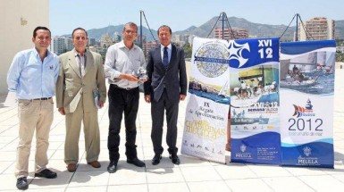 “Desde el Puerto Deportivo vamos a apoyar a este evento en lo que necesite, siendo uno de los puntos de partida de regatistas hacia Melilla para participar en la competición”, ha destacado el edil de Puerto, Francisco Salido.