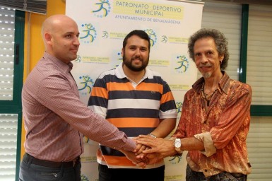 “Desde la Concejalía de Deportes estamos abiertos a potenciar cualquier iniciativa que suponga la práctica deportiva, y estamos convencidos que el deporte como forma de expresión humana puede y debe combinarse con otras formas de expresión”, ha valorado el edil de Deportes, Juan Olea.
