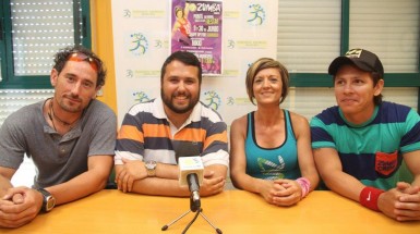 “Debido al éxito de las últimas convocatorias, hemos decidido traer al polideportivo dos nuevas sesiones de este estilo deportivo, que junta ritmos latinos con otras modalidades de baile, además de pasos deportivos como el fitness”, ha declarado el concejal de Deportes, Juan Olea.