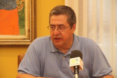 “Tras cerca de cuatro años de paralización de las obras, podremos por fin abrir el nuevo acerado y conexiones de saneamiento de aquí al final del verano”, ha anunciado el concejal de Urbanismo y Obras, Joaquín Villazón.