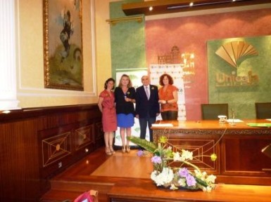 El convenio se enmarca en el apoyo de Unicaja a la biomedicina y a la salud en general, dentro de su interés general por fomentar la labor investigadora y colaborar en el desarrollo de iniciativas de carácter asistencial y social.