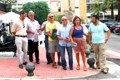Durante esta semana, los servicios operativos trabajan para que la principal avenida de la Veladilla del Carmen luzca su mejor cara. 