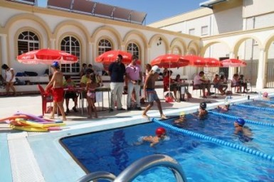 En categoría masculina destacó Víctor Gómez, con 33.000 metros recorridos y en la femenina Rebecca Bayley, con 30.000 metros, batiendo récord en su categoría.