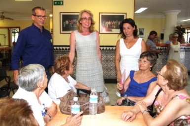 García Gálvez ha atendido las principales demandas y propuestas que los usuarios del centro le han trasladado.