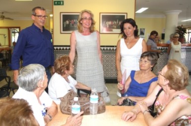 La regidora ha manifestado la voluntad del equipo de Gobierno de potenciar el centro como punto de encuentro y convivencia