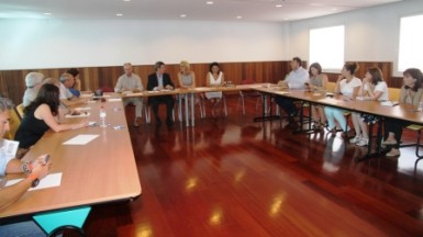 La alcaldesa ha presidido hoy la Mesa de Turismo, que ha contado con la asistencia del gerente del Patronato de Turismo de la Costa del Sol.