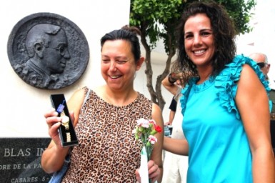 En el homenaje se realizó una ofrenda floral al Monolito de Blas Infante de Arroyo de la Miel.