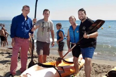 La travesía se celebró en aguas de Puerto Marina y tuvo una duración de una hora.
