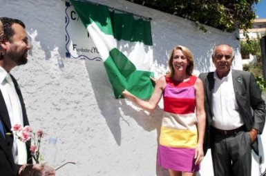 La Corporación da el nombre del empresario a una calle de la urbanización ‘Pueblo El Jardín’, en Benalmádena Costa.