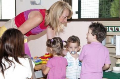 La alcaldesa, Paloma García Gálvez, ha visitado los centros de ‘La Luz’ y ‘Arco Iris’ para comprobar el buen comienzo del curso.