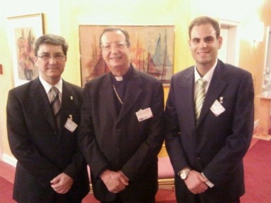 El concejal de Turismo, Adolfo Fernández, junto al cardenal Giovanni Lajolo