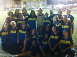 La regidora agradeció a los jugadores su implicación en el club local y les deseó grandes éxitos deportivos para la nueva temporada, destacando su apoyo a las integrantes del equipo femenino.