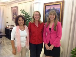 El encuentro ha sido una primera toma de contacto entre ambas instituciones que han mostrado su compromiso y disposición de trabajar conjuntamente para continuar desarrollando la buena labor en gestión de igualdad de género que se está llevando a cabo en el municipio.