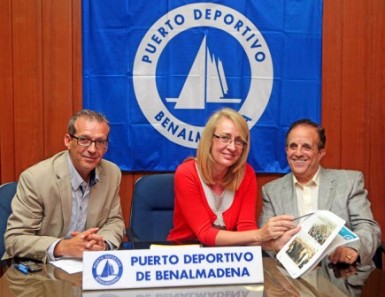 La alcaldesa y el concejal de Puerto hacen un recorrido por la historia del principal enclave turístico del municipio.