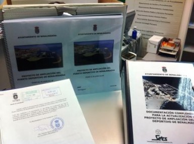 El documento que definirá el futuro desarrollo de la marina se ha entregado hoy en la Agencia Pública de Puertos de Andalucía (APPA).