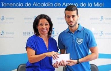 La concejala de Participación Ciudadana, Ana Macías, ha agradecido el respaldo popular en esta nueva iniciativa solidaria centrada en recaudar fondos para cubrir el tratamiento médico de la menor.