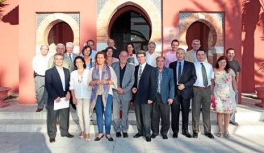 El equipo de Gobierno informa a los empresarios de la creación de una nueva tarifa del agua que permitirá a los establecimientos hoteleros ahorrar cerca de un 40% en el gasto por consumo.