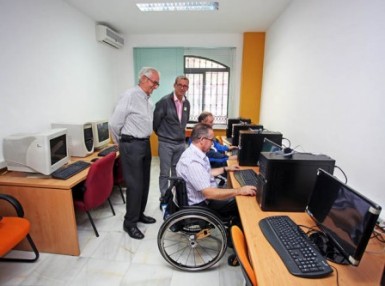 El concejal de Bienestar Social, Francisco Salido, destaca que la nueva instalación supone “un paso importante en la calidad de los servicios” que se prestan en el centro