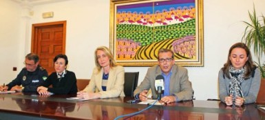La alcaldesa de Benalmádena ha presentado el evento, que tiene como objetivo mostrar el impacto emocional derivado del suceso, tanto para el que lo sufre como para todos los que lo rodean.