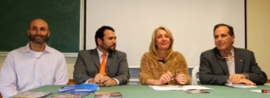 La regidora ha aplaudido la iniciativa, organizada por la Diputación Provincial y la Universidad de Málaga.