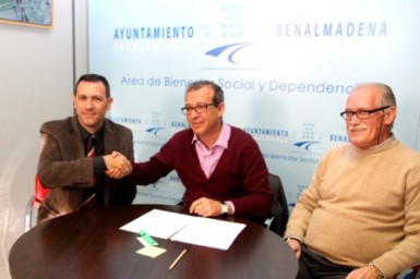El primer teniente de alcalde y concejal de Bienestar Social, Francisco Salido, ha agradecido en nombre de todos los usuarios del comedor este gesto al director regional de la cadena Juan Palacios.
