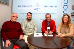 La organizadora, Rosa Dios, ha explicado cómo surgió la idea de organizar el rastrillo solidario, en el que vendieron material deportivo seminuevo. 