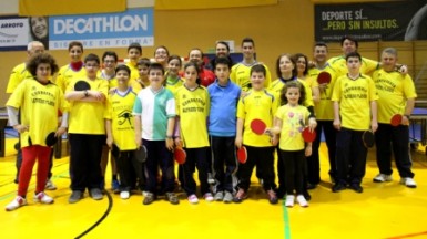 El concejal de Deportes, Juan Olea, preside el evento, en el que se anunció la incorporación a la escuela de dos nuevas mesas de competición.