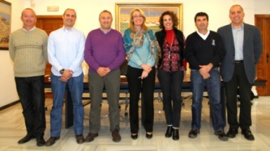 La regidora agradece el esfuerzo y trabajo de los cofrades del municipio para potenciar la Semana de Pasión benalmadense.