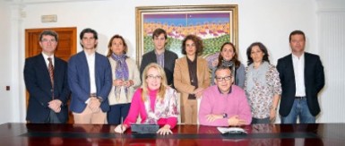 La alcaldesa, Paloma García Gálvez, reclama a la Junta de Andalucía que “cumpla con su responsabilidad y no juegue con el futuro de los benalmadenses por intereses políticos”.