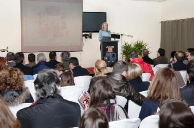 La alcaldesa de Benalmádena, Paloma García Gálvez, presidió la inauguración oficial y mostró su orgullo por el Cuerpo de Bomberos del municipio. 