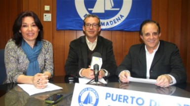 El primer teniente de alcalde y concejal del Puerto, Francisco Salido, ha resaltado que “la zona comercial del Puerto Deportivo recibió un importante empuje económico”.