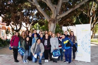 El concejal de Empleo, Juan Olea, hizo entrega de un premio de honor al establecimiento hotelero como ‘Empresa Solidaria con la Formación y el Empleo en Benalmádena’.