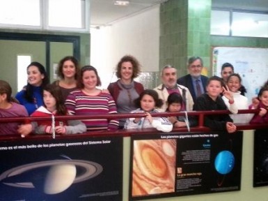 La concejala de Educación y Cultura, Yolanda Peña, ha visitado hoy la muestra, organizada por la Red de Espacios de Divulgación Científica y Técnica de Andalucía.