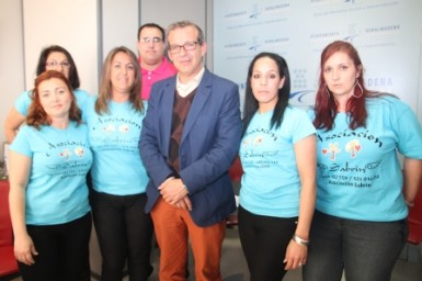 La organización, sin ánimo de lucro, la integran personas solidarias y sensibles al dolor de las personas, que intentaron ayudar a Sabrina a combatir su dura enfermedad.