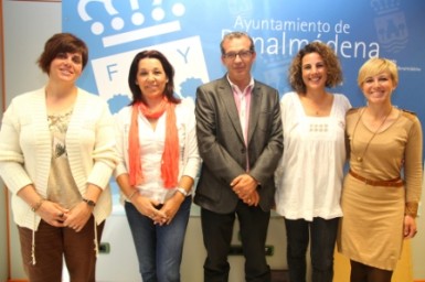 El evento, organizado por padres de niños con autismo, contó con la colaboración del Ayuntamiento de Benalmádena y de la AMPA del ‘Poeta Salvador Rueda’.