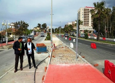 Los trabajos se desarrollan a lo largo de un kilómetro en el único tramo pendiente en el municipio para la transformación de la antigua N-340 en avenida.