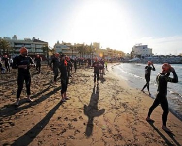 El evento, celebrado en el Puerto Deportivo, abarcó las disciplinas de natación, ciclismo y atletismo. 