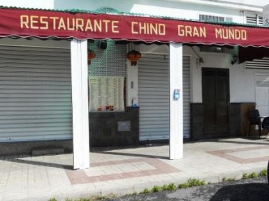 El decreto de cierre, que hoy mismo ha sido notificado por la Policía Local, da un plazo de 20 días a los regentes del restaurante para la subsanación de las deficiencias.