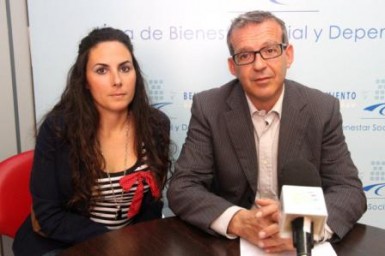 La concejala de Sanidad, Inmaculada Hernández, ha participado en la campaña, que ha constado con mesas informativas en distintos puntos de Arroyo de la Miel, de Benalmádena Pueblo y de la Costa.